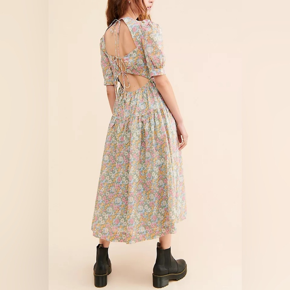 En Saison Floral Puff Sleeve Tiered Open Back Midi Dress
